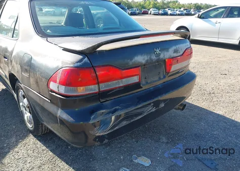 2001 Honda Accord 2.3 Ex from USA, damaged, VIN 1HGCG658X1A105247